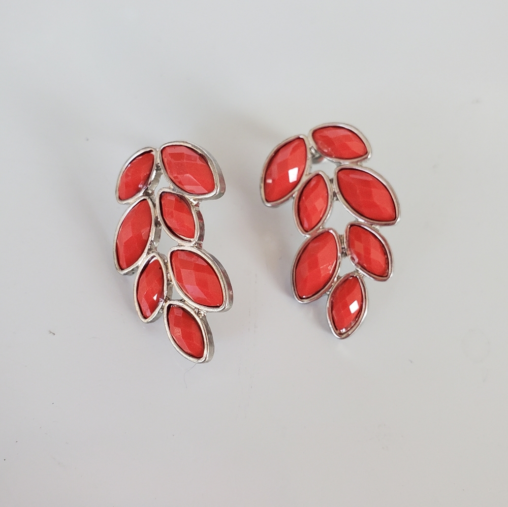 Leaf shaped earrings